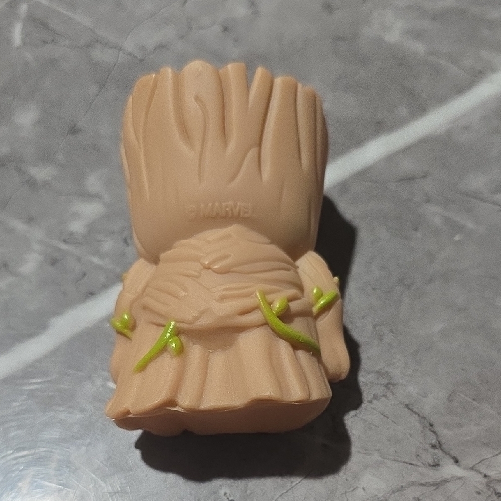 Copy Marvel Groot Action Figure - Picture 2 of 2
